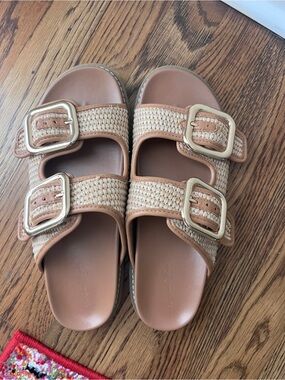 Universal Thread Double buckle Raffia Collin Sandal! Size 8.5